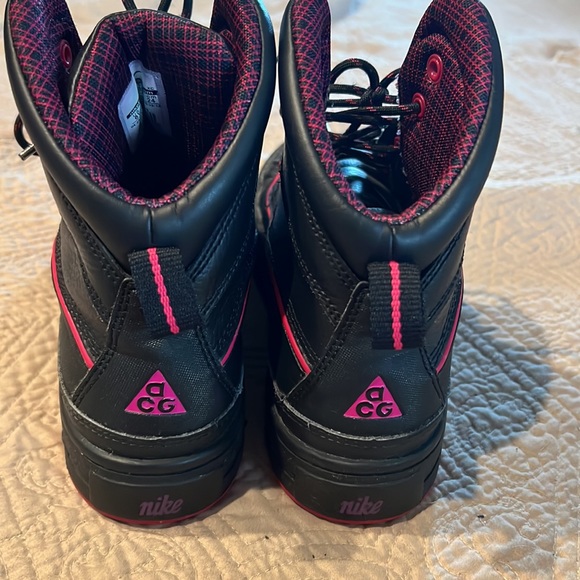 Nike ACG boot size 6Y #129 - Picture 3 of 7